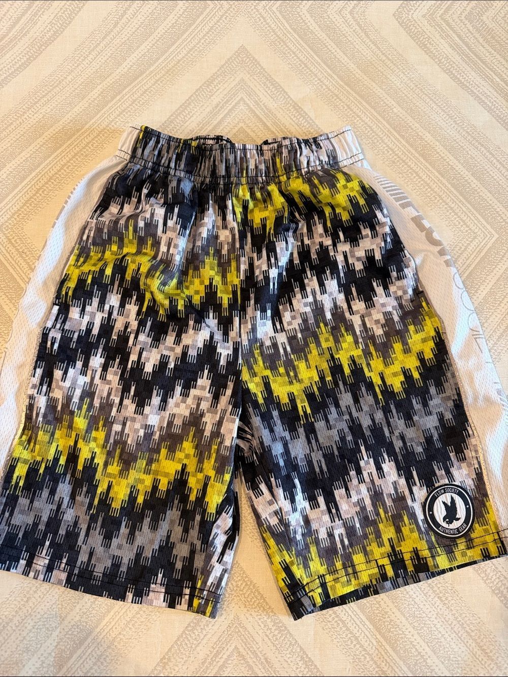 Flow Society Boys Athletic Shorts Youth Small Black Gray Yellow Graphic Print